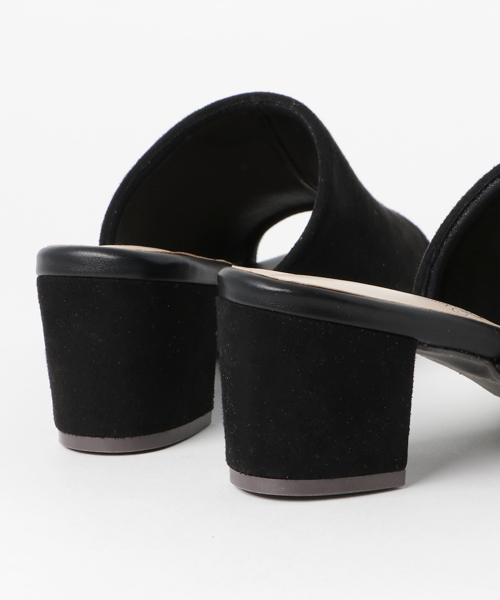 ikka（イッカ）の「スエードミュール  （サンダル・レディース・ブラック/キャメル/グレー/レンガ/ネイビー・MEDIUM/LARGE）」の13枚目の写真