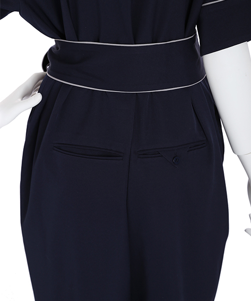 LAGUNAMOON（ラグナムーン）の「パイピング　パジャマオールインワン（つなぎ/オールインワン・レディース・ホワイト/ネイビー・SMALL/MEDIUM）」の6枚目の写真