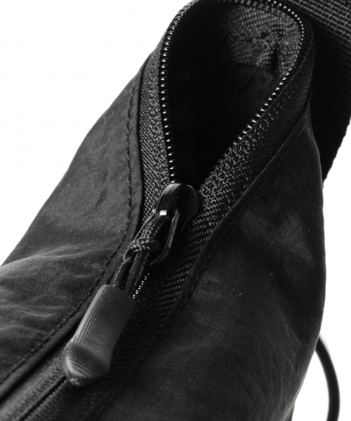 GLOBAL WORK（グローバルワーク）の「ナイロンカラーショルダー/760920（ショルダーバッグ・メンズ・ホワイト/ブラック/オレンジ/ネイビー・FREE）」の19枚目の写真