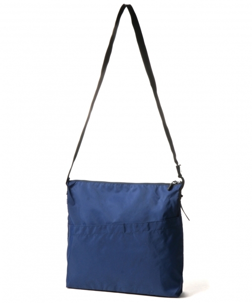 GLOBAL WORK（グローバルワーク）の「ナイロンカラーショルダー/760920（ショルダーバッグ・メンズ・ホワイト/ブラック/オレンジ/ネイビー・FREE）」の5枚目の写真