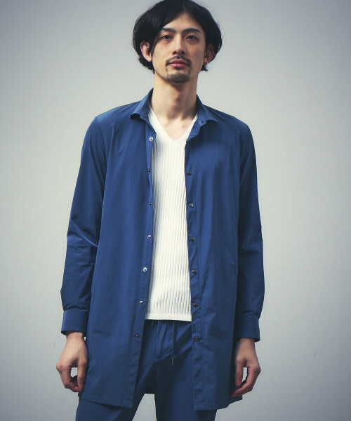5351 POUR LES HOMMES（ゴーサンゴーイチプールオム）の「2WAYストレッチナイロンロングシャツ（シャツ/ブラウス・メンズ・ライトグレー/ブラック/ブルー・44/46/48）」の3枚目の写真