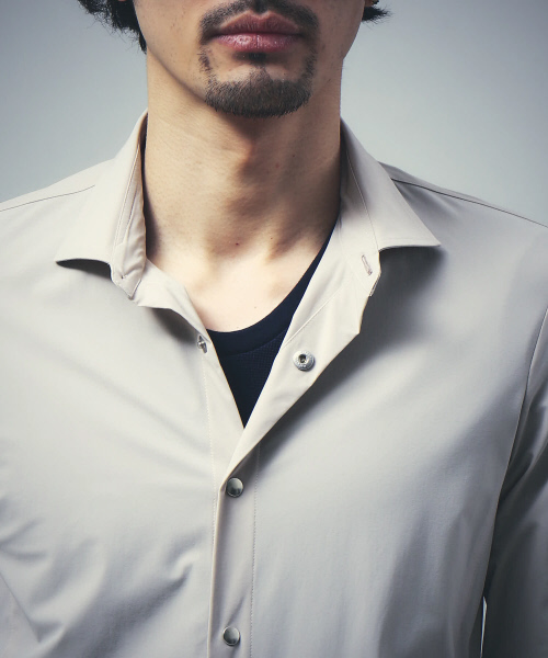 5351 POUR LES HOMMES（ゴーサンゴーイチプールオム）の「2WAYストレッチナイロンロングシャツ（シャツ/ブラウス・メンズ・ライトグレー/ブラック/ブルー・44/46/48）」の12枚目の写真