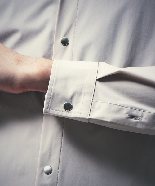 5351 POUR LES HOMMES（ゴーサンゴーイチプールオム）の「2WAYストレッチナイロンロングシャツ（シャツ/ブラウス・メンズ・ライトグレー/ブラック/ブルー・44/46/48）」の14枚目の写真