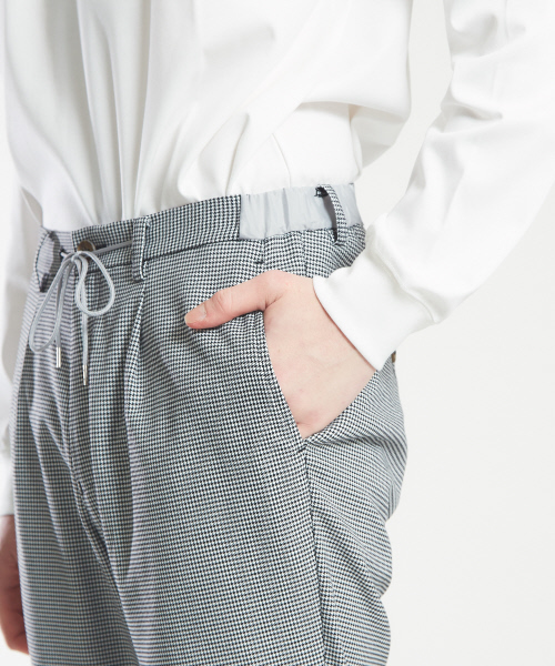 ABAHOUSE(アバハウス)の「TRグレンチェックプリーツイージーパンツ(その他パンツ・メンズ・ブラック×ホワイト/ネイビー・44/46/48)」の7枚目の写真
