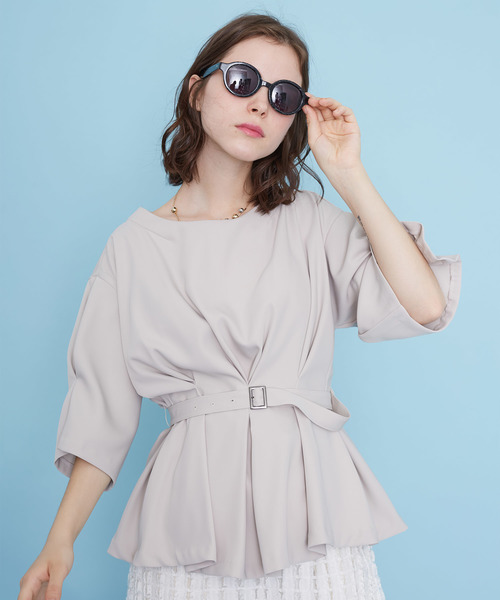 UNITED TOKYO(ユナイテッドトウキョウ)の「トリオタックベルテッドブラウス(シャツ/ブラウス・レディース・ラベンダー/ベージュ/ブラック/グリーン/オフホワイト・1)」の3枚目の写真