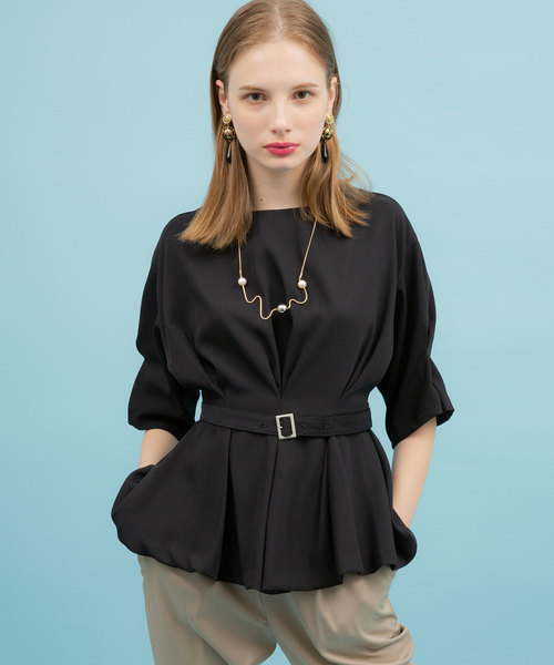 UNITED TOKYO(ユナイテッドトウキョウ)の「トリオタックベルテッドブラウス(シャツ/ブラウス・レディース・ラベンダー/ベージュ/ブラック/グリーン/オフホワイト・1)」の2枚目の写真