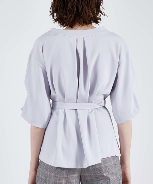 UNITED TOKYO(ユナイテッドトウキョウ)の「トリオタックベルテッドブラウス(シャツ/ブラウス・レディース・ラベンダー/ベージュ/ブラック/グリーン/オフホワイト・1)」の16枚目の写真