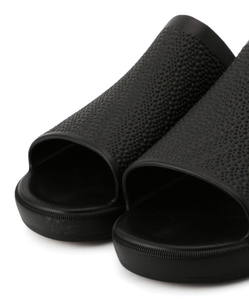 suicoke(スイコック)の「SUICOKE: インセクション サンダル(サンダル・メンズ・ホワイト/ブラック・8/10/9)」の3枚目の写真