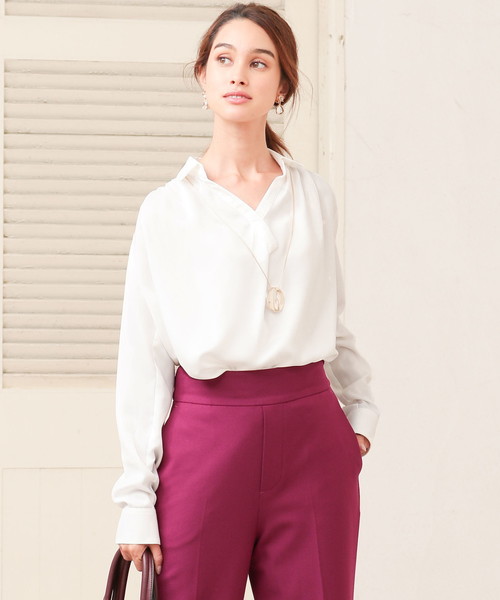 NARACAMICIE(ナラカミーチェ)の「ナチュラルストレッチドレープシャツ(シャツ/ブラウス・レディース・ホワイト/ネイビー/カーキ・MEDIUM/X-LARGE)」の2枚目の写真