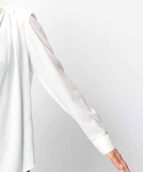NARACAMICIE(ナラカミーチェ)の「ナチュラルストレッチドレープシャツ(シャツ/ブラウス・レディース・ホワイト/ネイビー/カーキ・MEDIUM/X-LARGE)」の5枚目の写真