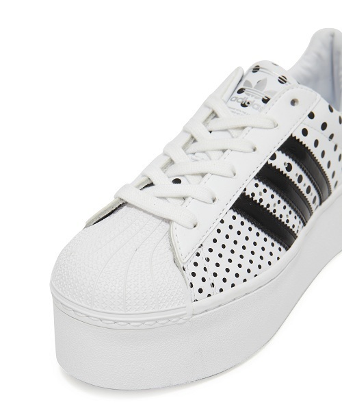 adidas Originals（アディダスオリジナルス）の「アディダス オリジナルス adidas Originals SUPERSTAR 2 PLATFORM UP EF W D65180（スニーカー・レディース・ホワイト・23.5cm/24cm/24.5cm/23cm/22.5cm）」の3枚目の写真