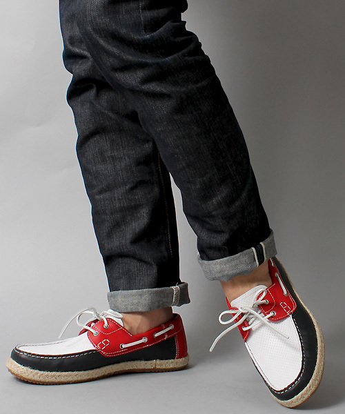 MEN'S BIGI(メンズビギ)の「【WANDER SHOES(ワンダーシューズ)】別注/デッキシューズ(スリッポン)(モカシン/デッキシューズ・メンズ・ホワイト×ネイビー/ネイビー/トリコロール・SMALL/MEDIUM/LARGE)」の1枚目の写真