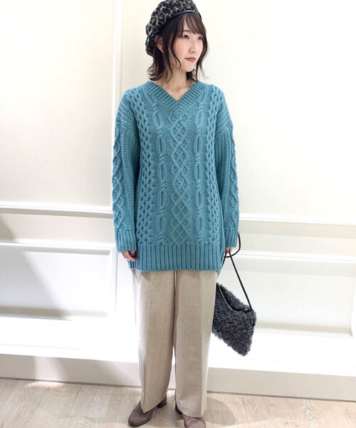 fredy repit(フレディレピ)の「ケーブル柄Vネックニットチュニック(ニット/セーター・レディース・ブラウン/オフホワイト/ミント・38)」の4枚目の写真
