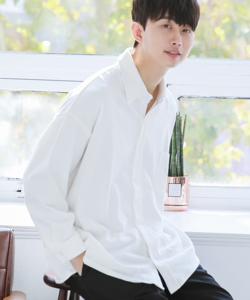 Niell（ニール）の「スーパービッグシルエット レギュラーカラ－ カットシャツ（シャツ/ブラウス・メンズ・チャコール/ホワイト/ブラック/アイボリー・FREE）」の2枚目の写真