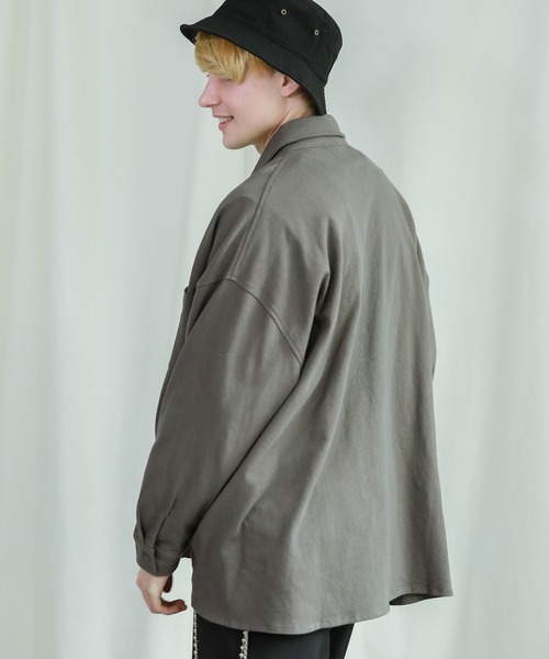 Niell（ニール）の「スーパービッグシルエット レギュラーカラ－ カットシャツ（シャツ/ブラウス・メンズ・チャコール/ホワイト/ブラック/アイボリー・FREE）」の4枚目の写真