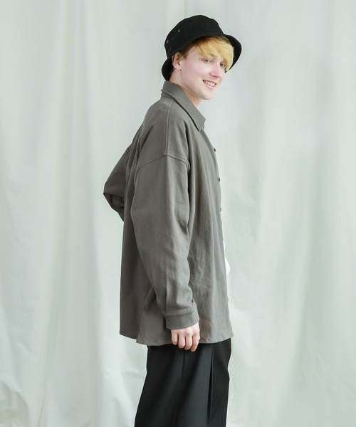 Niell（ニール）の「スーパービッグシルエット レギュラーカラ－ カットシャツ（シャツ/ブラウス・メンズ・チャコール/ホワイト/ブラック/アイボリー・FREE）」の17枚目の写真