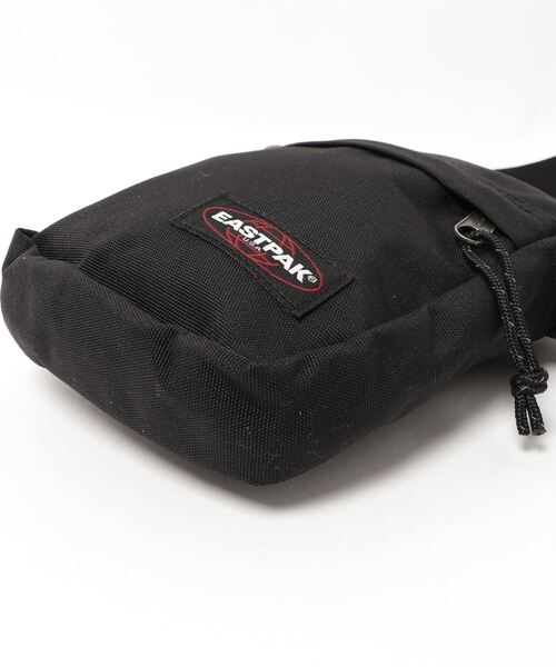 EASTPAK（イーストパック ）の「EASTPAK / THE ONE（ボディバッグ/ウエストポーチ・メンズ・ワインレッド/レッド/ブラック・ONE SIZE）」の5枚目の写真