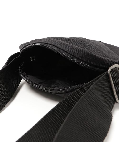 EASTPAK（イーストパック ）の「EASTPAK / THE ONE（ボディバッグ/ウエストポーチ・メンズ・ワインレッド/レッド/ブラック・ONE SIZE）」の6枚目の写真