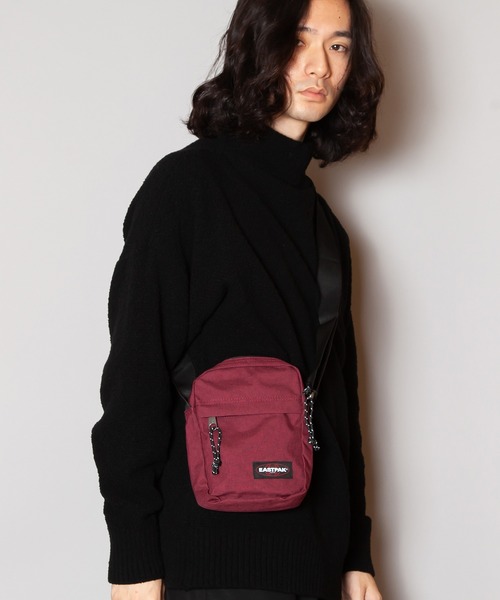 EASTPAK（イーストパック ）の「EASTPAK / THE ONE（ボディバッグ/ウエストポーチ・メンズ・ワインレッド/レッド/ブラック・ONE SIZE）」の13枚目の写真