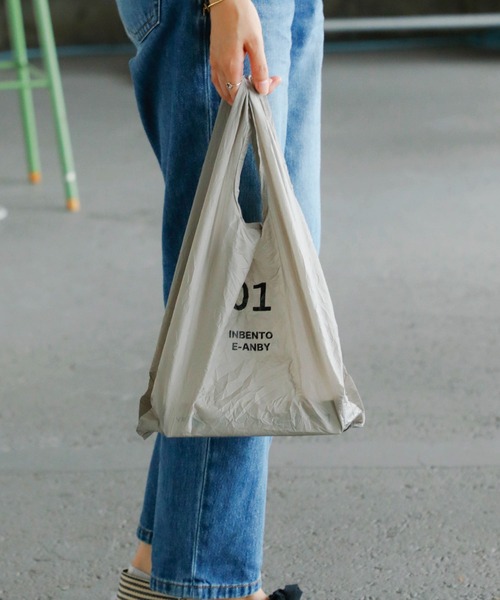 HIGHTIDE(ハイタイド)の「romo ロモ CONVENI BAG INBENTO S コンビニバッグ インベント S(エコバッグ/サブバッグ・メンズ・ネイビー/グレー/カーキ/ブラック×ベージュ/ライトベージュ・FREE)」の1枚目の写真