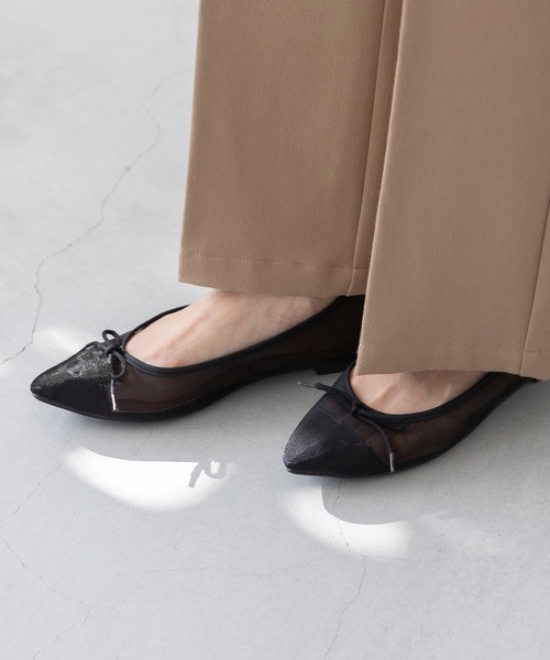 menue（メヌエ）の「ふわカル ポインテッドトゥ バレエシューズ（バレエシューズ・レディース・グレイッシュベージュ/ブラック/パイソン/ブラウン系その他/レッド系その他/アッシュグレー/ライトグリーン/シルバー/グリーン/ベージュ系その他/パープル/レオパード/ブロンズ/ブラウン系その他2/キャメル/アイボリー/アッシュブラウン/ブラック系その他/ブラック系その他2/レッド/ゴールド/ゼブラ/グレー/ブルー/シルバー系/チェック/オレンジ/ホワイト/アニマル/ダークグリーン/シルバー系その他2/レッド系2/レッド系1/ブラウン系その他3/チャコール/オフホワイト/ダークブラウン/オレンジ系その他/ブラック系その他3/ブルー系その他/ブラウン/ピンク/ブラック系その他4・21.5cm/26.5cm/22.0cm/23.5cm/26.0cm/24.0cm/25.5cm/22.5cm/25.0cm/23.0cm/24.5cm/21.0cm）」の9枚目の写真