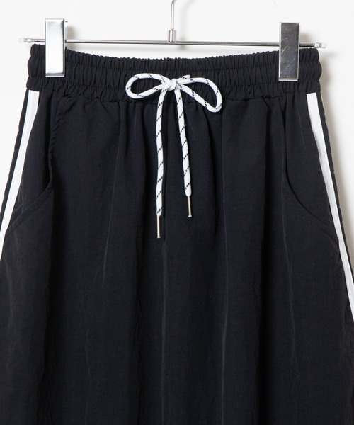 DING（ディング）の「DING/2ラインロングスカート（スカート・レディース・ブラック・FREE）」の4枚目の写真