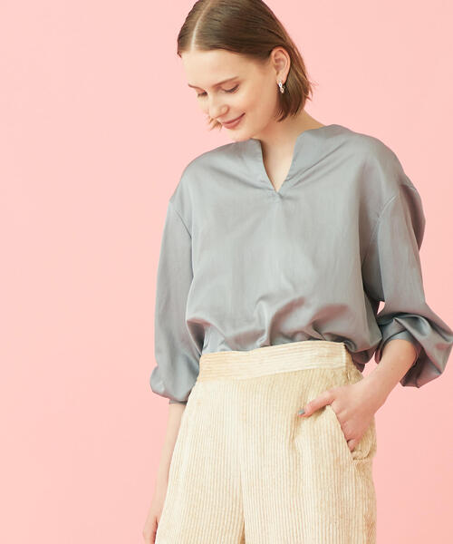 TOMORROWLAND （トゥモローランド）の「コットンシルクサテン キーネックプルオーバー（シャツ/ブラウス・レディース・ダークオレンジ/ホワイト/グレー・36）」の6枚目の写真