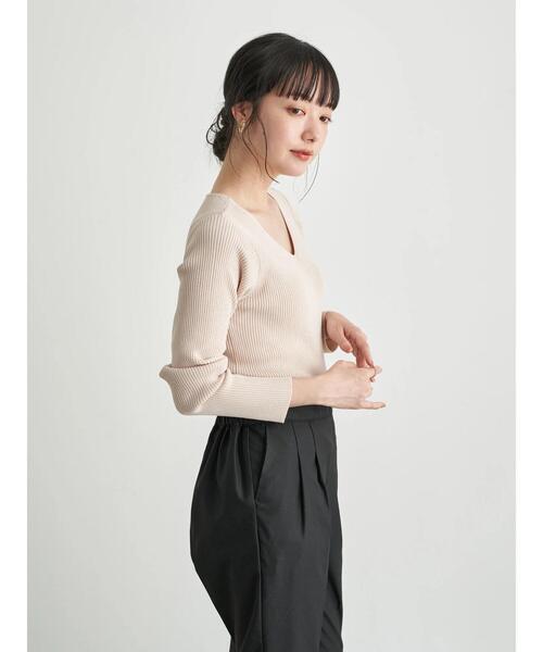 earth music&ecology（アースミュージックアンドエコロジー）の「スタイルアップニット(Vネック)　＊（ニット/セーター・レディース・ブラック/ベージュ/アイボリー/ミント/イエロー/サックスブルー・S/M）」の14枚目の写真