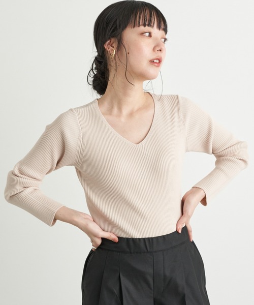 earth music&ecology（アースミュージックアンドエコロジー）の「スタイルアップニット(Vネック)　＊（ニット/セーター・レディース・ブラック/ベージュ/アイボリー/ミント/イエロー/サックスブルー・S/M）」の4枚目の写真