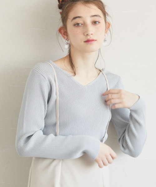 earth music&ecology（アースミュージックアンドエコロジー）の「スタイルアップニット(Vネック)　＊（ニット/セーター・レディース・ブラック/ベージュ/アイボリー/ミント/イエロー/サックスブルー・S/M）」の6枚目の写真