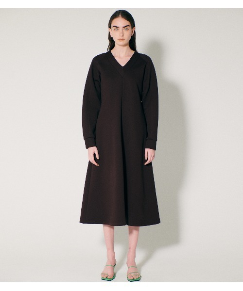 LE CIEL BLEU ルシェルブルー スカルプテッド 黒ワンピース Vネック LE CIEL BLEU ルシェルブルー Wフレアスリーブワンピース ブラック/S-M