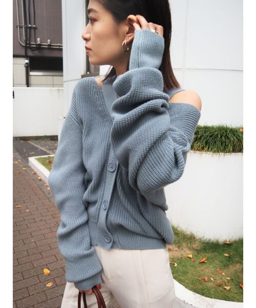 EMODA（エモダ）の「ショルダーストラップルーズニットカーディガン（カーディガン/ボレロ・レディース・アイボリー/ミント/ブラック・FREE）」の6枚目の写真