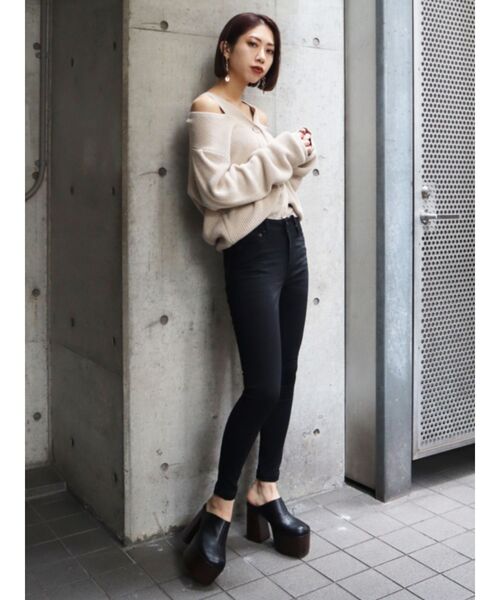 EMODA（エモダ）の「ショルダーストラップルーズニットカーディガン（カーディガン/ボレロ・レディース・アイボリー/ミント/ブラック・FREE）」の8枚目の写真