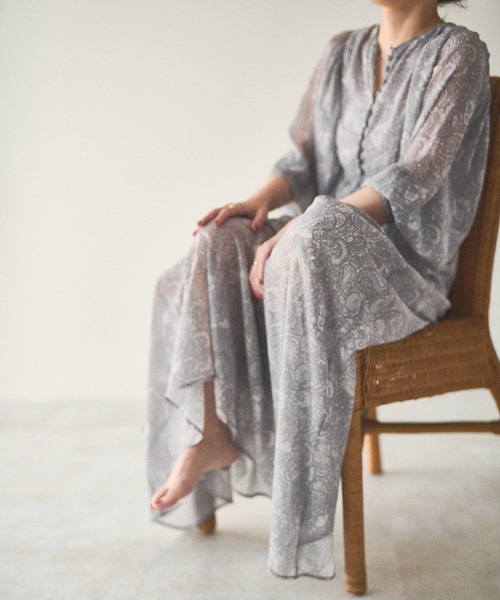 natural couture（ナチュラルクチュール）の「【大人ナチュ】前後2WAYボリュームスリーブワンピース（ワンピース・レディース・グレー/ラベンダー・FREE）」の8枚目の写真