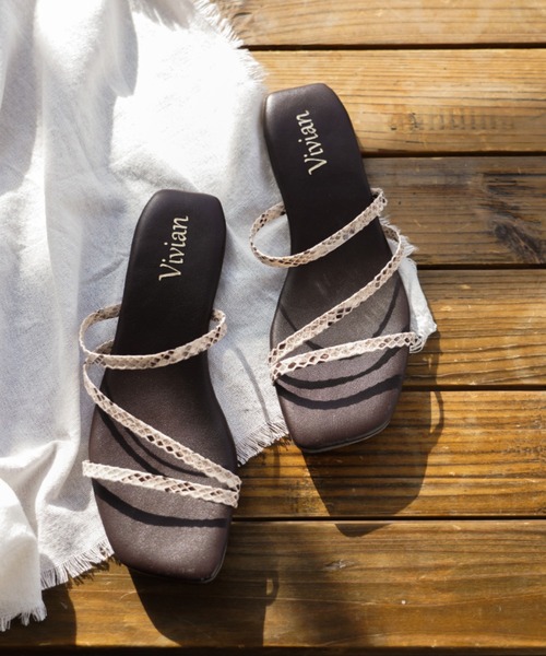 VIVIAN（ヴィヴィアン）の「スクエアトゥアシメ華奢ストラップフラットサンダル（サンダル・レディース・ブラック/イエロー/グリーン/アイボリー/キャメル/パイソン/グレー系その他7/その他18・LL/S/M/L）」の8枚目の写真