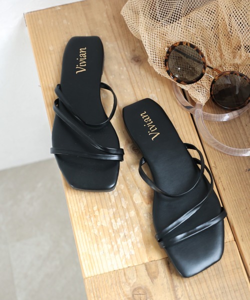 VIVIAN（ヴィヴィアン）の「スクエアトゥアシメ華奢ストラップフラットサンダル（サンダル・レディース・ブラック/イエロー/グリーン/アイボリー/キャメル/パイソン/グレー系その他7/その他18・LL/S/M/L）」の3枚目の写真
