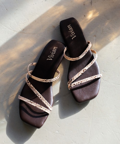 VIVIAN（ヴィヴィアン）の「スクエアトゥアシメ華奢ストラップフラットサンダル（サンダル・レディース・ブラック/イエロー/グリーン/アイボリー/キャメル/パイソン/グレー系その他7/その他18・LL/S/M/L）」の16枚目の写真