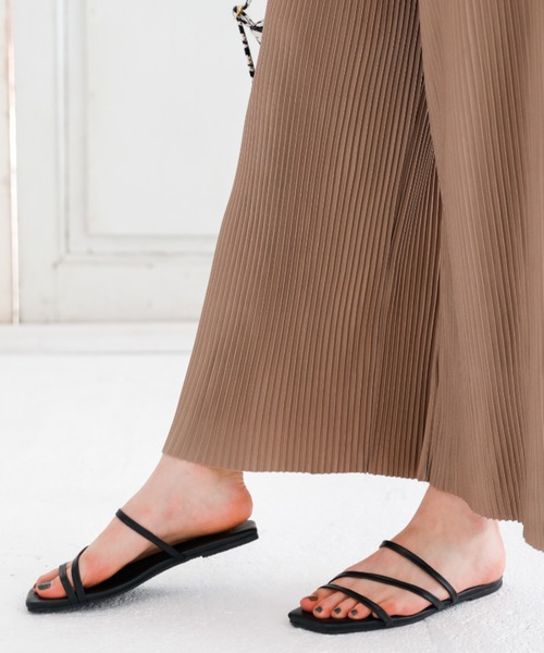 VIVIAN（ヴィヴィアン）の「スクエアトゥアシメ華奢ストラップフラットサンダル（サンダル・レディース・ブラック/イエロー/グリーン/アイボリー/キャメル/パイソン/グレー系その他7/その他18・LL/S/M/L）」の20枚目の写真