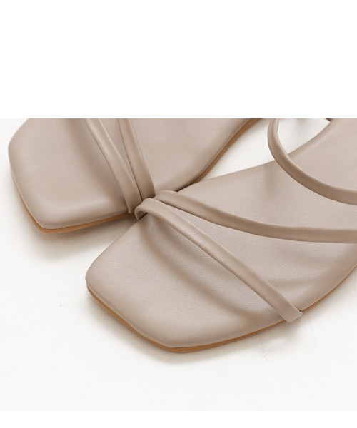 VIVIAN（ヴィヴィアン）の「スクエアトゥアシメ華奢ストラップフラットサンダル（サンダル・レディース・ブラック/イエロー/グリーン/アイボリー/キャメル/パイソン/グレー系その他7/その他18・LL/S/M/L）」の18枚目の写真