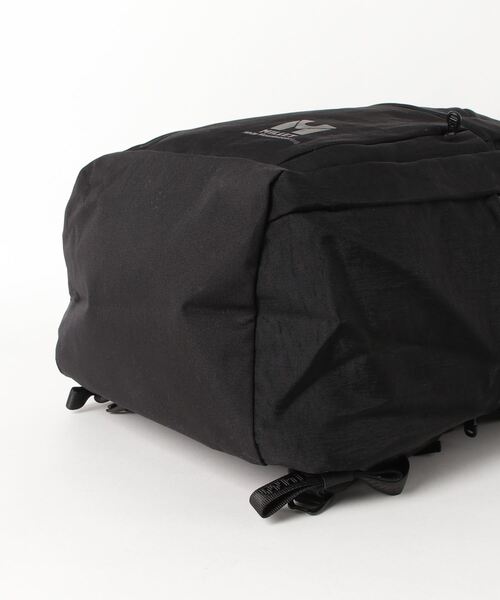 WHITE MOUNTAINEERING（ホワイトマウンテニアリング）の「【White Mountaineering】ホワイトマウンテニアリング MILLET BACKPACK ‘CATAPIE’（バックパック/リュック・メンズ・ネイビー/グレー/ブラック・ONESIZE）」の6枚目の写真