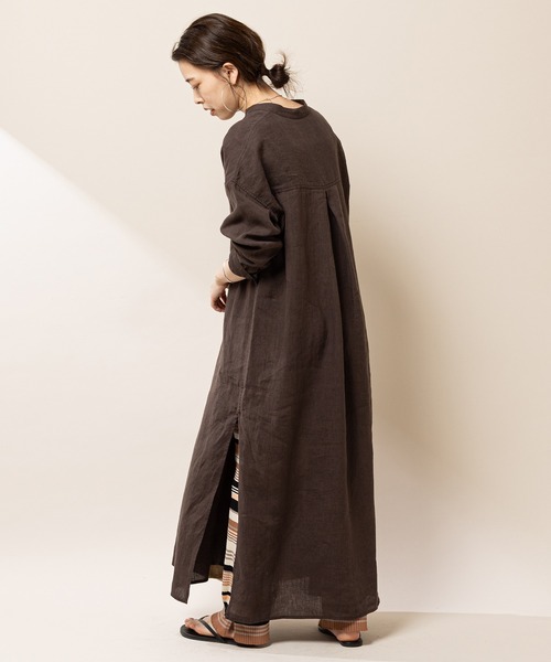 SHENERY（シーナリー）の「【WEB限定カラー：ブルー】スキッパーリネンロングドレス（ワンピース・レディース・ブラウン/オフホワイト/イエロー/ブルー・FREE）」の14枚目の写真