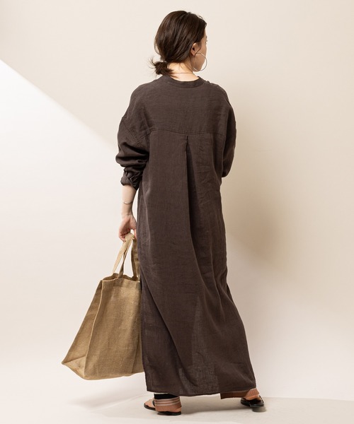 SHENERY（シーナリー）の「【WEB限定カラー：ブルー】スキッパーリネンロングドレス（ワンピース・レディース・ブラウン/オフホワイト/イエロー/ブルー・FREE）」の10枚目の写真