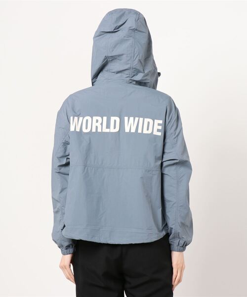 Guess（ゲス）の「Logo Nylon Jacket（ナイロンジャケット・レディース・グリーン/ブラック/ライトブルー・MEDIUM/SMALL/X-SMALL）」の14枚目の写真