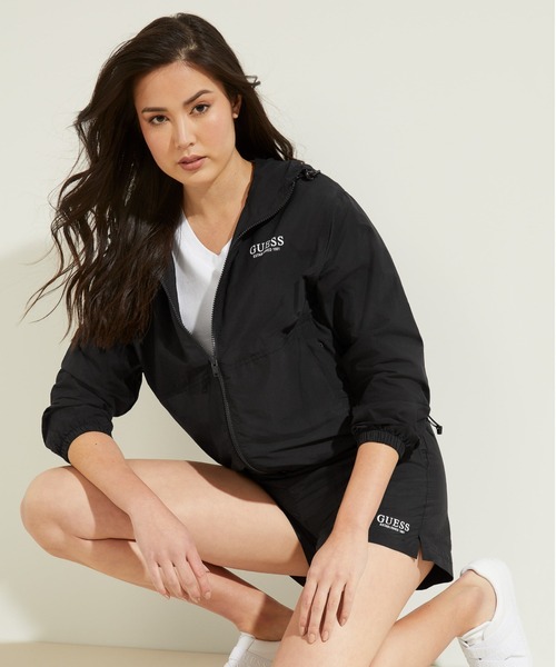 Guess（ゲス）の「Logo Nylon Jacket（ナイロンジャケット・レディース・グリーン/ブラック/ライトブルー・MEDIUM/SMALL/X-SMALL）」の2枚目の写真