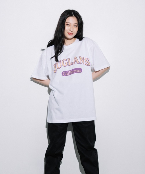 JUGLANS(ユグランス)の「オリジナル ビッグシルエットカレッジプリントT(Tシャツ/カットソー・メンズ・A/B/C/D/E/F/G/H/I/J/K/L/M/N/O/P・XXL/L/XL)」の3枚目の写真