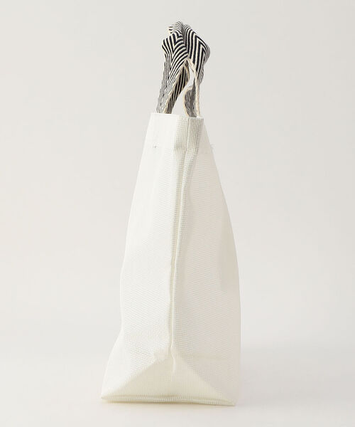 hint hint（ヒントヒント）の「【hint hint/ヒントヒント】メッシュユーティリティトートバッグM（トートバッグ・レディース・ホワイト/シルバー・FREE）」の3枚目の写真