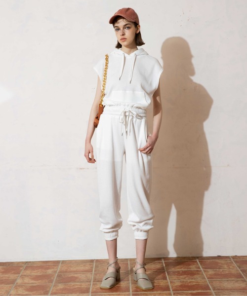 REDYAZEL（レディアゼル）の「【WEB＆ルミネエスト限定】ワッフルバックロゴ刺繍ノースリフーディー（その他トップス・レディース・オフホワイト/グレー・FREE）」の3枚目の写真