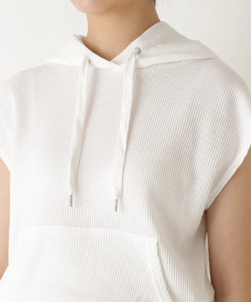 REDYAZEL（レディアゼル）の「【WEB＆ルミネエスト限定】ワッフルバックロゴ刺繍ノースリフーディー（その他トップス・レディース・オフホワイト/グレー・FREE）」の19枚目の写真