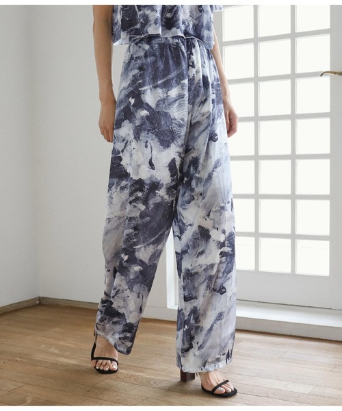 ANAP（アナップ）の「マーブルサテンワイドパンツ（スラックス・レディース・ネイビー/その他・FREE）」の2枚目の写真