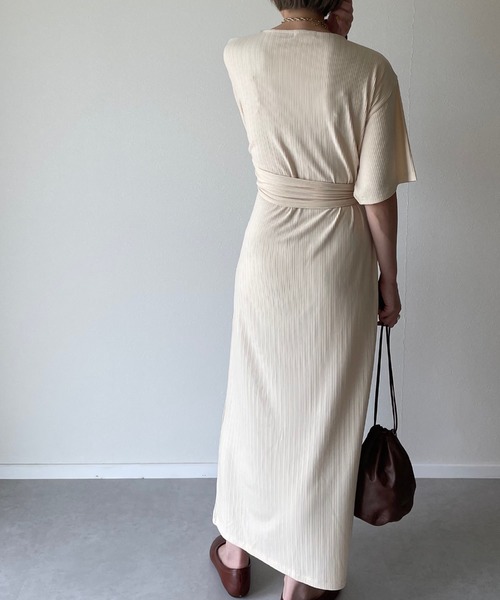 y/m by misato（イムバイミサト）の「ラップカットワンピース（ワンピース・レディース・ブラック/ベージュ/オフホワイト/アイボリー・FREE）」の17枚目の写真